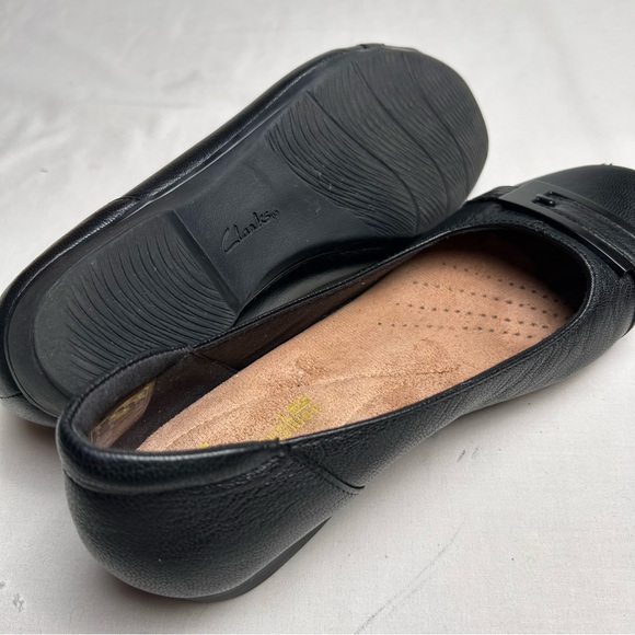 Clarks Women's Black Leather Loafers - Picture 8 of 12